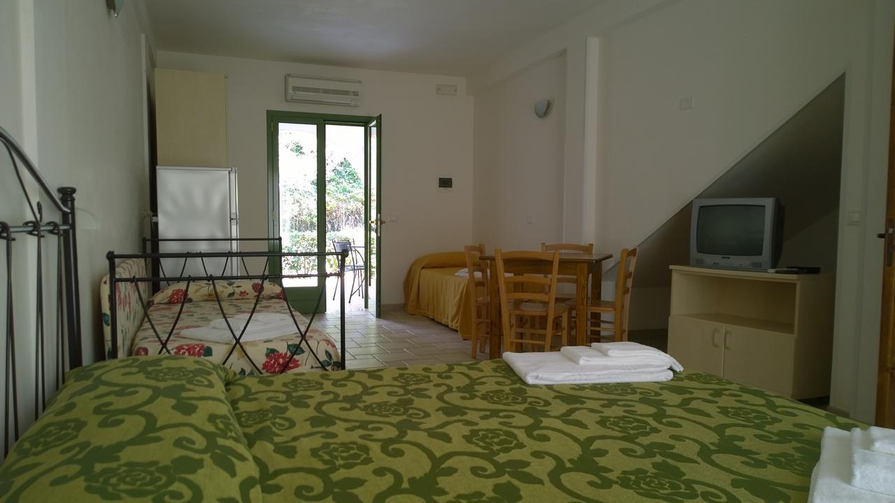 Family Village Otranto Alimini Exterior foto